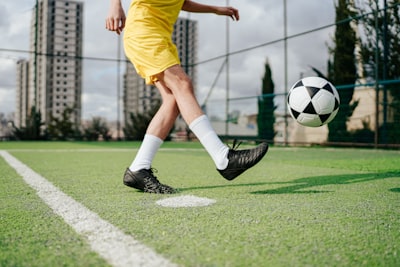 بداية الدوري الإنجليزي ٢٠٢٢٢٠٢٣موسم مليء بالإثارة والتحديات